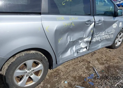 2015 Toyota Sienna Le 8 Passenger из США, поврежденный, VIN 5TDKK3DC1FS661065